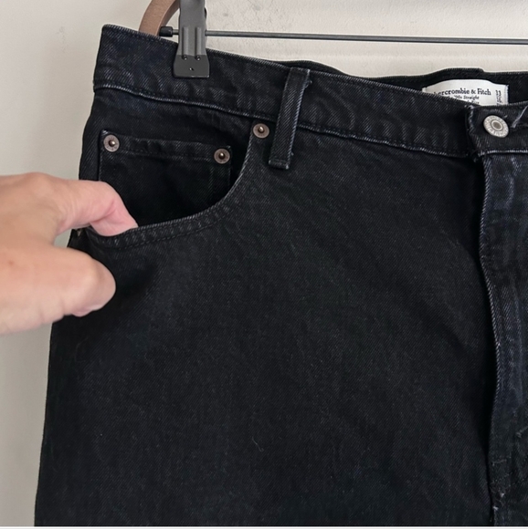 Abercrombie & Fitch Black 90's Straight Ultra High Rise Denim Jeans Size 16 - Picture 12 of 14
